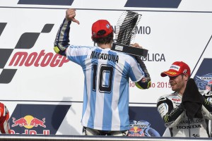 piloto Movistar Yamaha MotoGP Valentino Rossi victoria en GP Rep Argentina._www.pruebautosport.com (2)