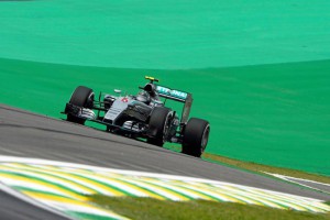 Nico-Rosberg-pole-en-Brasil-700x467