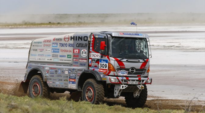 Dakar | 2017 | Hino presentó su Team Sugawara